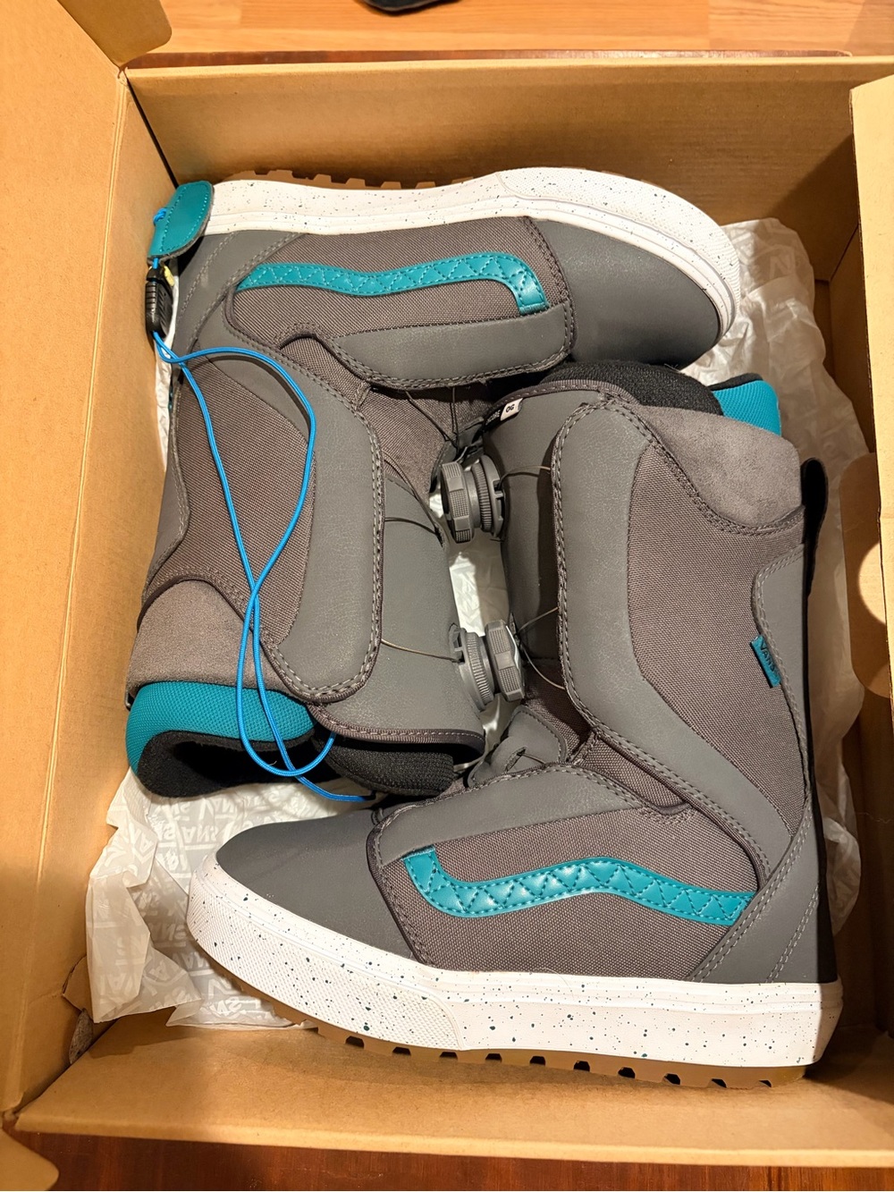 VANS Women’s Snowboarding Boots- Encore OG